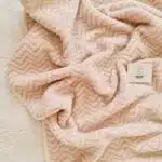 Latte Zig Zag Peluş Battaniye - Görsel 2