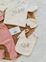 Kız Bebek Çiçek Nakışlı Hastane Çıkış Seti - Görsel 3